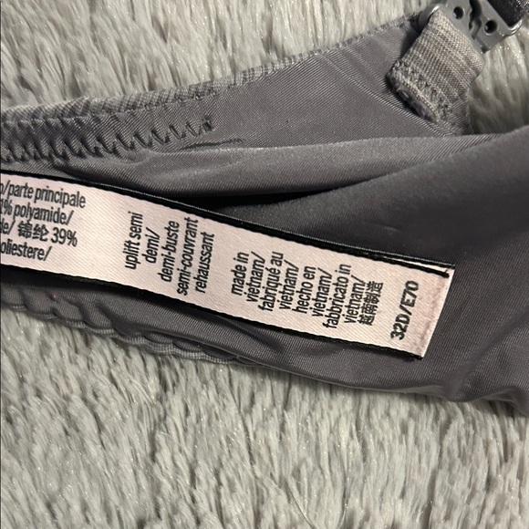 Victoria's Secret Gray Bra - Picture 5 of 6